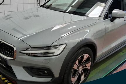 Volvo V60 Cross Country 19.500 km 41.980 &euro; Essen-Kray 45309