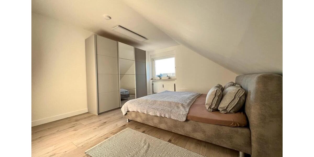 Dachgeschoßwohnung Voerde (Niederrhein) - 3 Zimmer, 78 m&sup2;, 740&euro; | Angebot:25294077