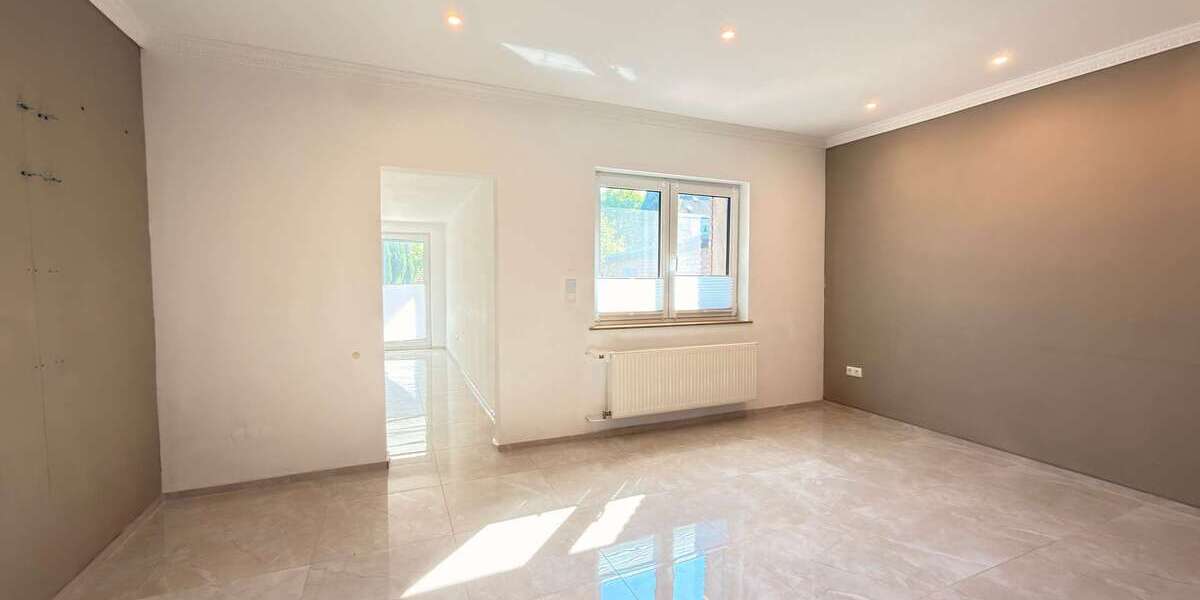 Kernsanierte Doppelhaushälfte mit ca. 106 m² Fläche, Garten, Garage und Einbauküche - Doppelhaushälfte Duisburg Hamborn | Angebot:27052641