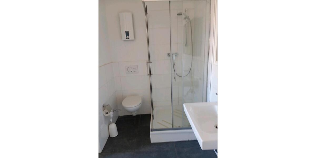 Dachgeschoßwohnung Duisburg Mittelmeiderich - 5 Zimmer, 140 m&sup2;, 1.100&euro; | Angebot:25174363