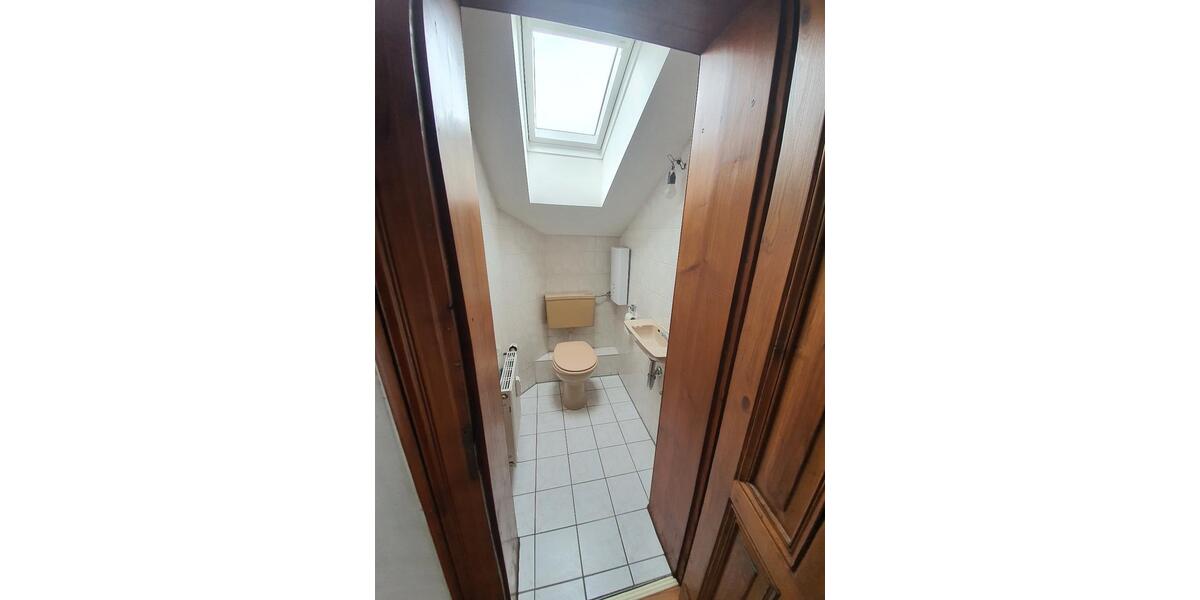 Dachgeschoßwohnung Duisburg Mittelmeiderich - 3 Zimmer, 95 m&sup2;, 700&euro; | Angebot:26699614