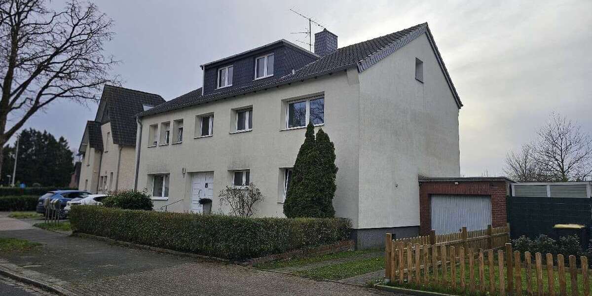 Einfamilienhaus Moers Hochstraß - 10 Zimmer, 312 m&sup2;, 699.000&euro; | Angebot:24802025