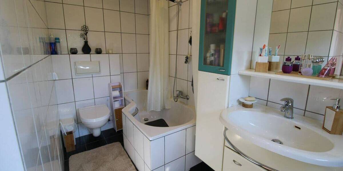 Reihenmittelhaus Dinslaken Lohberg - 4 Zimmer, 93 m&sup2;, 210.000&euro; | Angebot:26080886