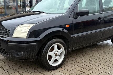 Ford Fusion 122.266 km 900 &euro; Gelsenkrichen 45884