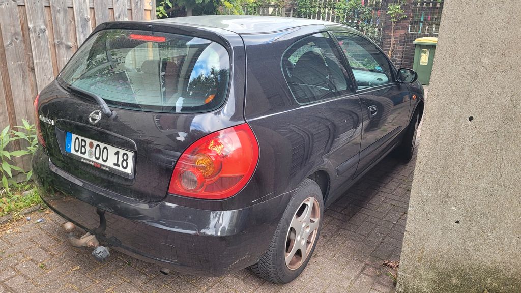 Nissan Almera 176.000 km 2.000 &euro; Oberhausen 46045