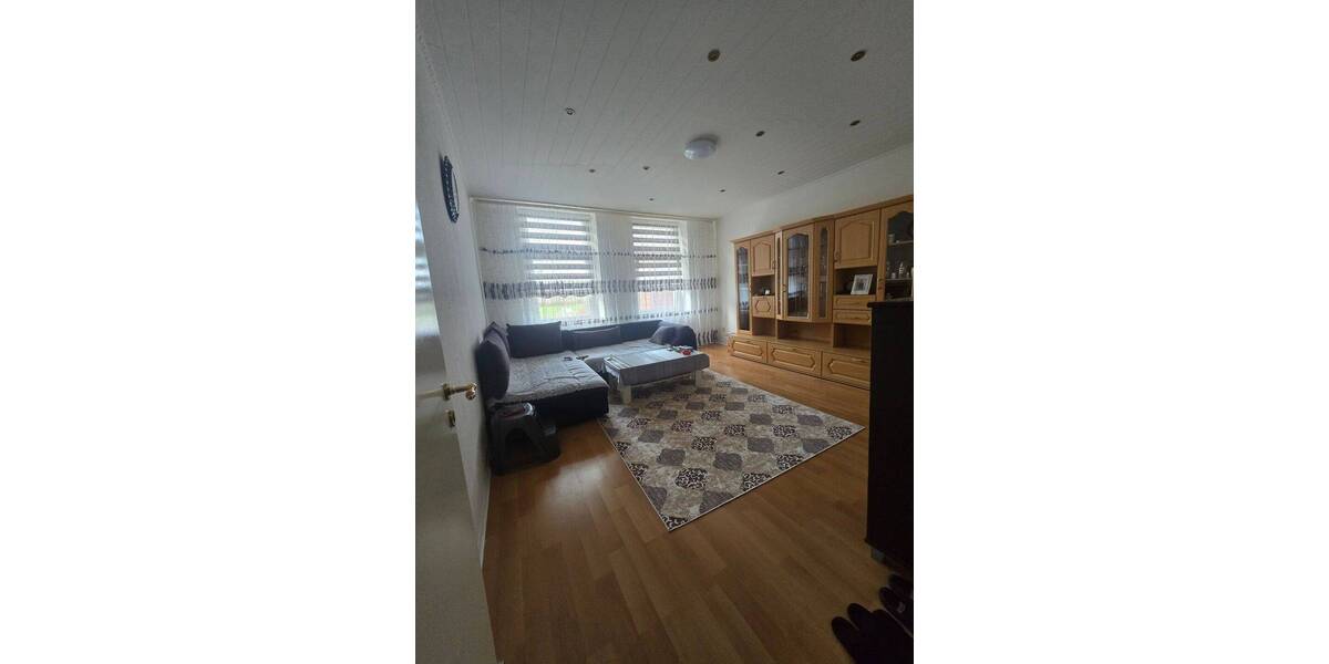 Etagenwohnung Duisburg Bruckhausen - 3 Zimmer, 347 m&sup2;, 240.000&euro; | Angebot:26102284