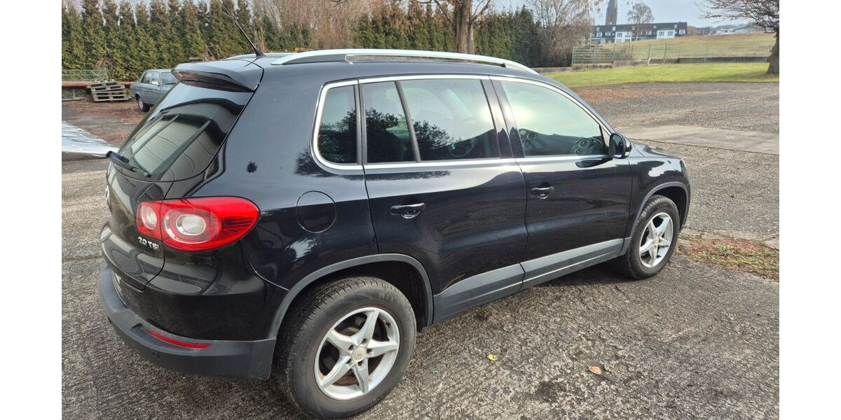VW Tiguan 249.999 km 3.700 &euro; Herne 44628