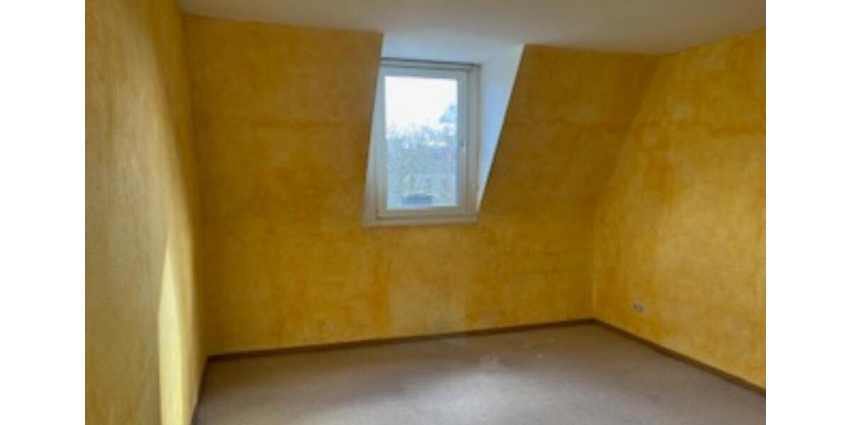 Dachgeschoßwohnung Duisburg - 4 Zimmer, 124 m&sup2;, 1.100&euro; | Angebot:25404238