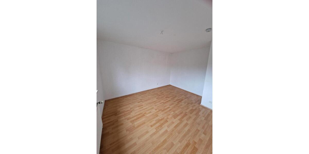 Dachgeschoßwohnung Duisburg Mittelmeiderich - 3.5 Zimmer, 144 m&sup2;, 250.000&euro; | Angebot:23595768