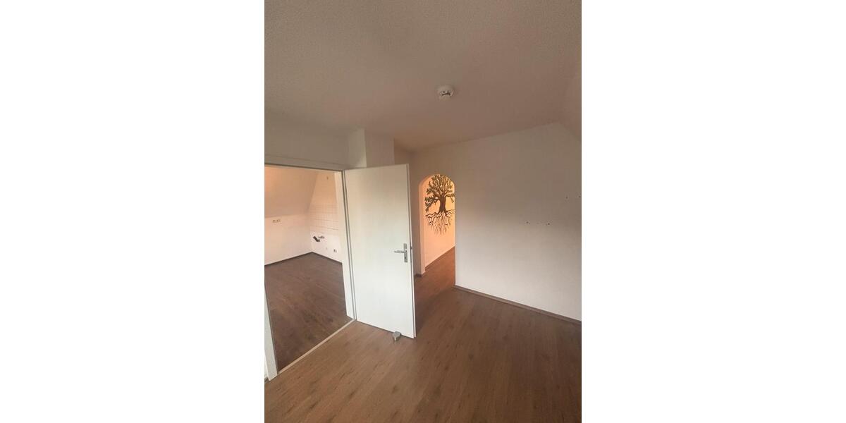 Dachgeschoßwohnung Gladbeck Brauck - 2 Zimmer, 362 m&sup2;, 500&euro; | Angebot:26697825