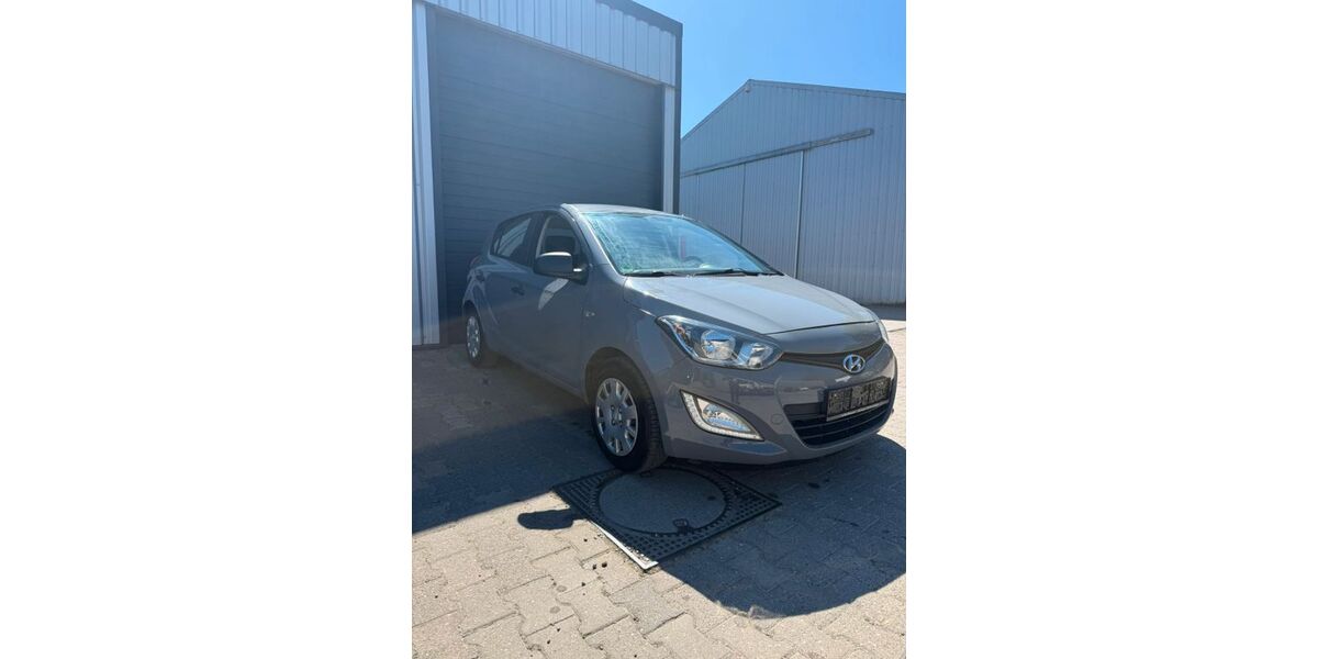 Hyundai i20 143.000 km 4.200 &euro; Duisburg 47239