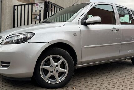 Mazda 2 139.000 km 3.490 &euro; Duisburg 47166