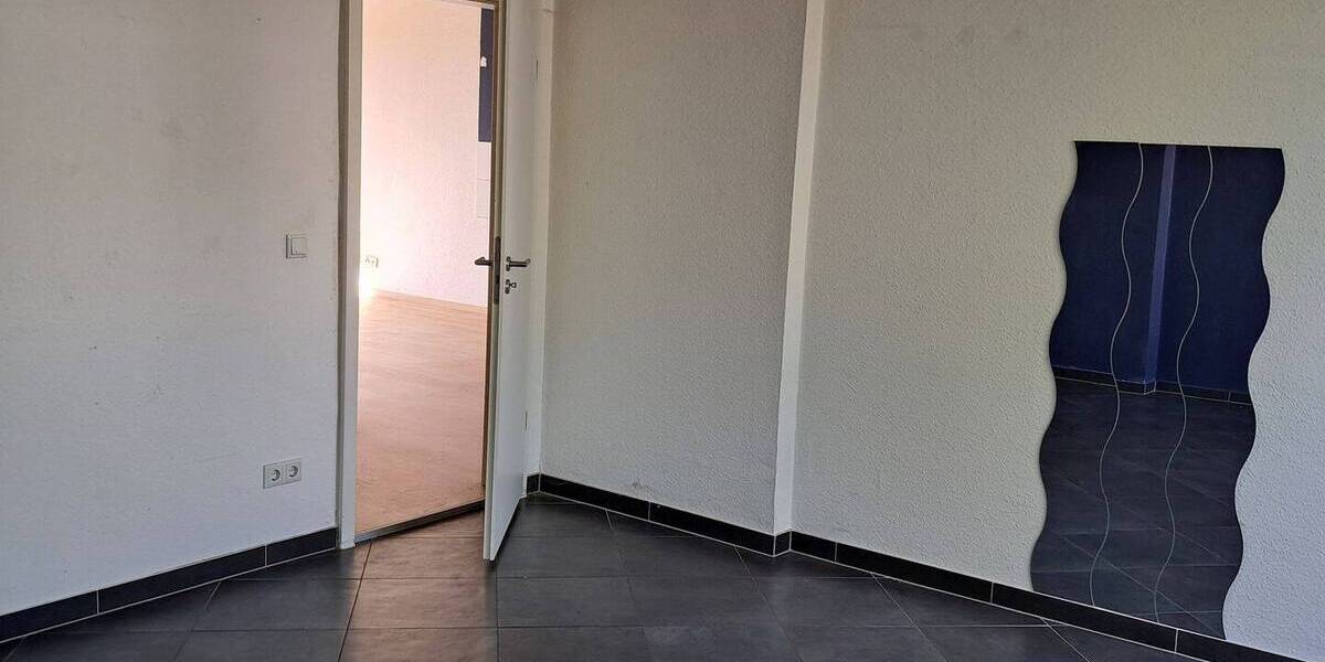 Etagenwohnung Duisburg Altstadt - 2 Zimmer, 67 m&sup2;, 550&euro; | Angebot:26161960