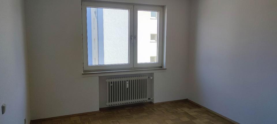 Dachgeschoßwohnung Essen Stadtbezirk VI - 2.5 Zimmer, 48 m&sup2;, 450&euro; | Angebot:24258157