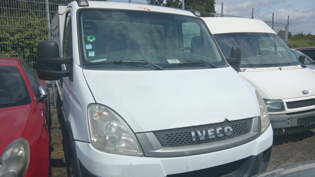 IVECO Massif 345.000 km 8.900 &euro; Marl 45770