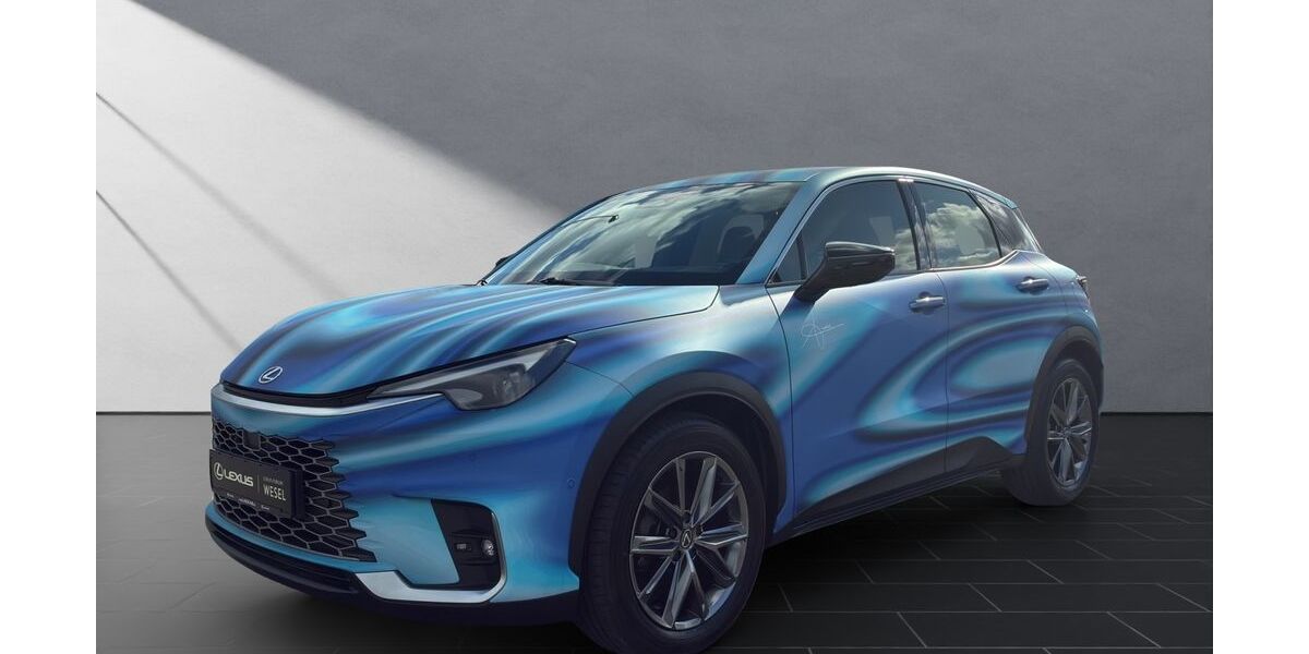 Lexus LBX 1.555 km 33.950 &euro; Wesel 46485