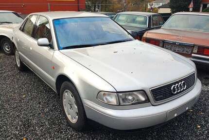 Audi A8 156.000 km 4.750 &euro; Essen 45136