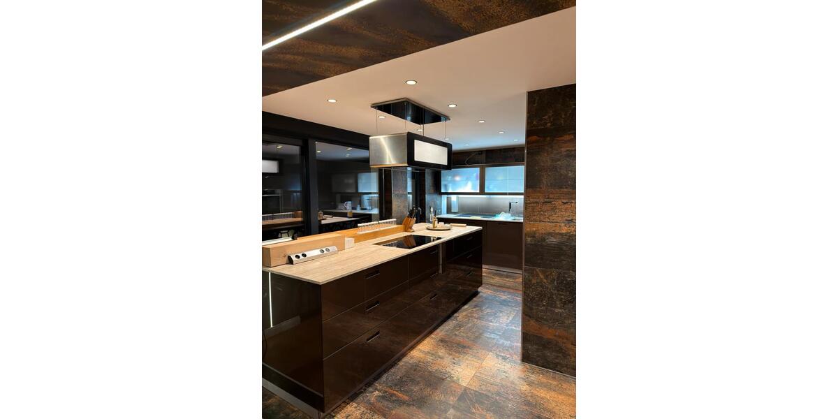 Villa Essen Stadtbezirk IX - 6 Zimmer, 307 m&sup2;, 400&euro; | Angebot:25926286