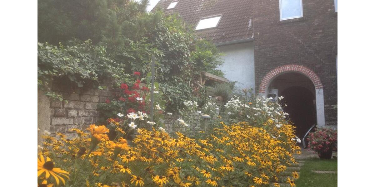 Dachgeschoßwohnung Gelsenkirchen Gelsenkirchen-West - 3 Zimmer, 67 m&sup2;, 600&euro; | Angebot:24846423