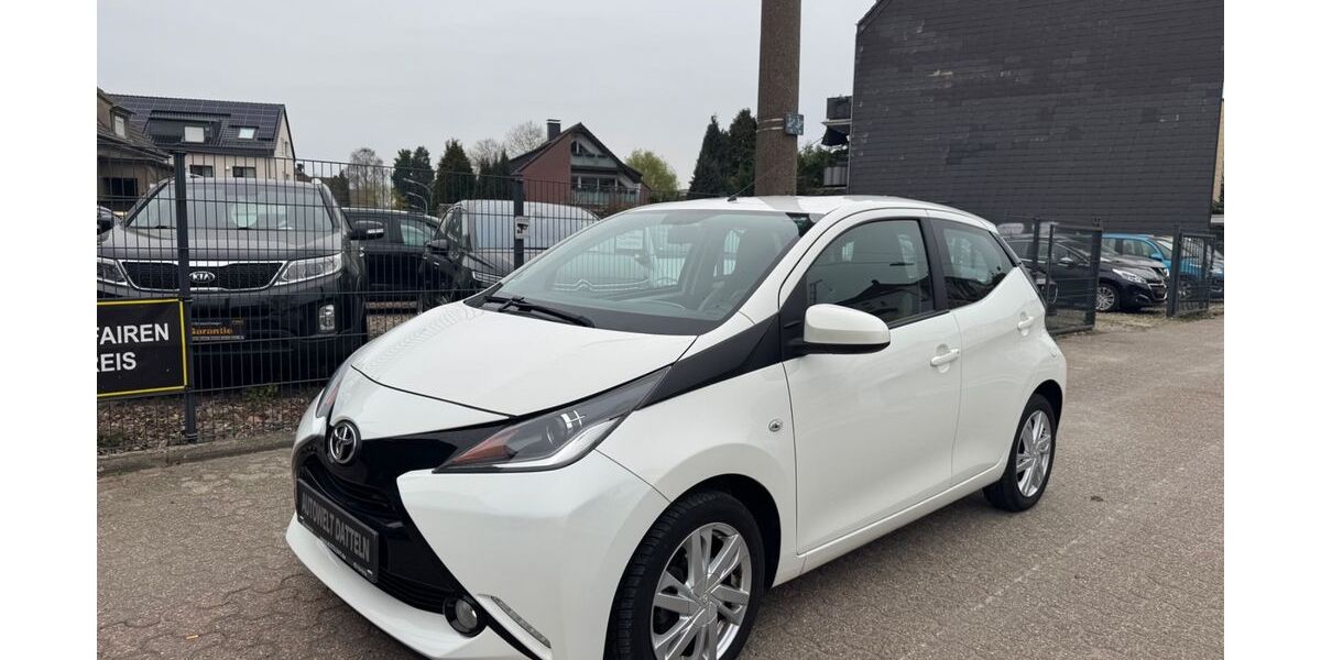 Toyota Aygo (X) 122.007 km 6.790 &euro; Datteln 45711