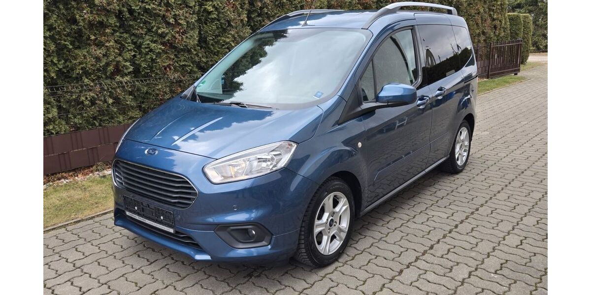 Ford Tourneo Courier 63.000 km 10.990 &euro; Hünxe 46569