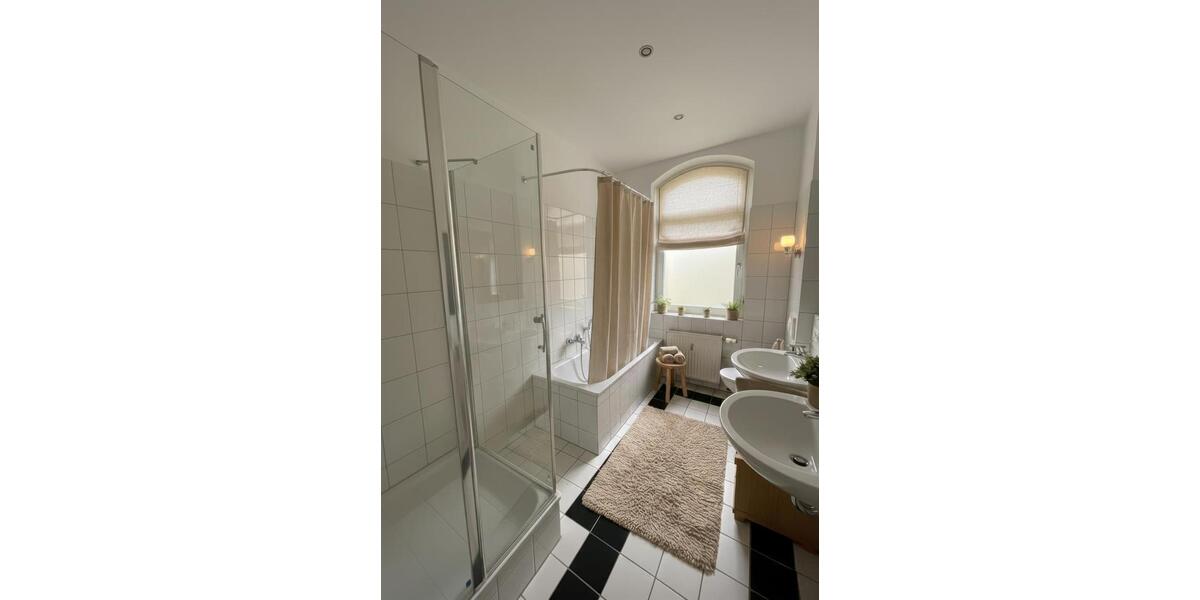 Etagenwohnung Wesel Fusternberg - 4 Zimmer, 127 m&sup2;, 1.300&euro; | Angebot:25792031