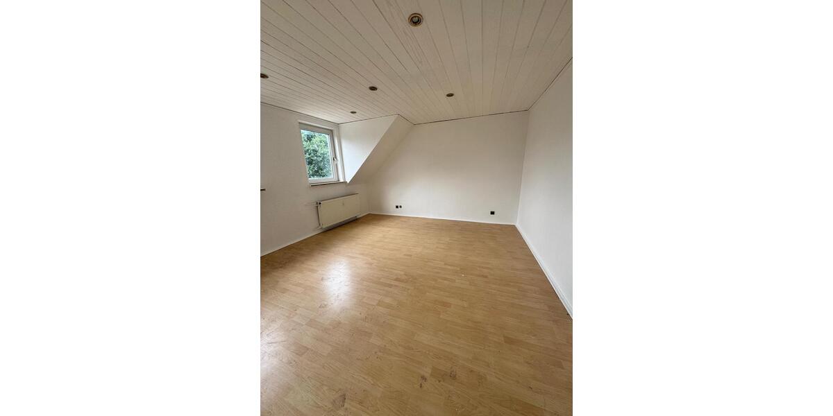Maisonettenwohnung Duisburg Mittelmeiderich - 4 Zimmer, 103 m&sup2;, 900&euro; | Angebot:26049782