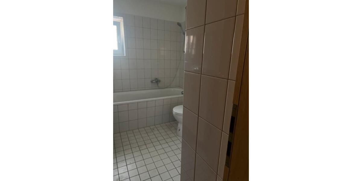Etagenwohnung Gelsenkirchen - 1 Zimmer, 25 m&sup2;, 450&euro; | Angebot:25081404
