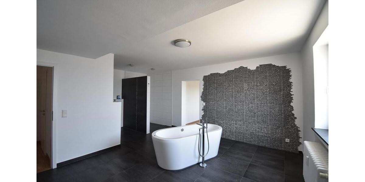 Etagenwohnung Essen Stadtbezirk VI - 4 Zimmer, 145 m&sup2;, 1.450&euro; | Angebot:22040281