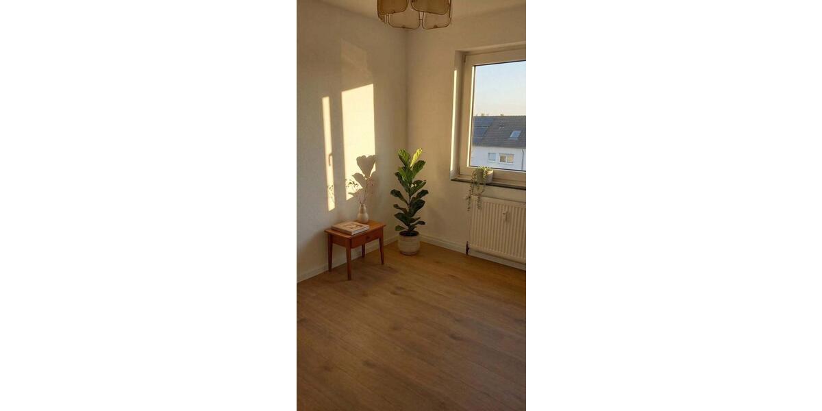 Etagenwohnung Gelsenkirchen Ückendorf - 4 Zimmer, 75 m&sup2;, 562&euro; | Angebot:25905027