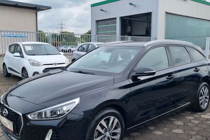 Hyundai i30 128.000 km 9.599 &euro; Dinslaken 46539