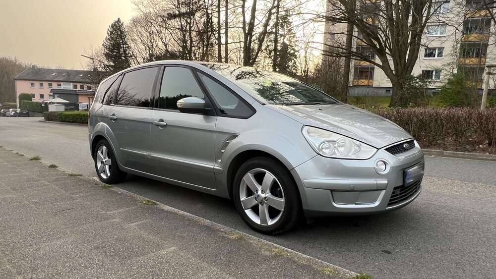 Ford S-Max 238.000 km 4.200 &euro; Velbert 42551