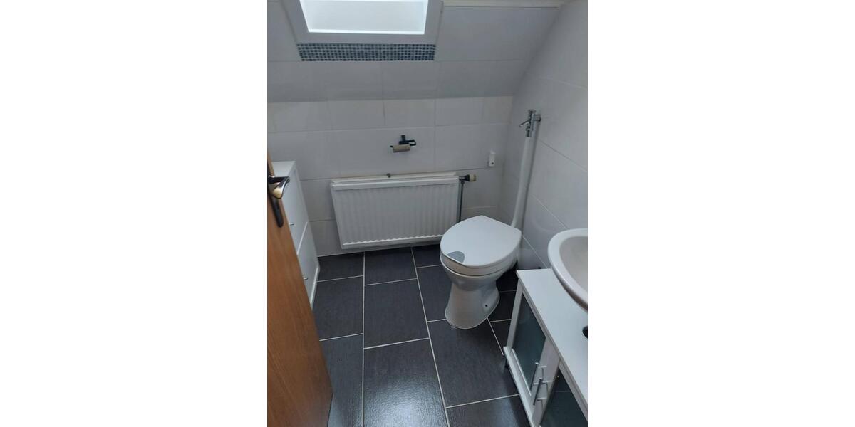 Dachgeschoßwohnung Hattingen Blankenstein - 4 Zimmer, 82 m&sup2;, 590&euro; | Angebot:24391226