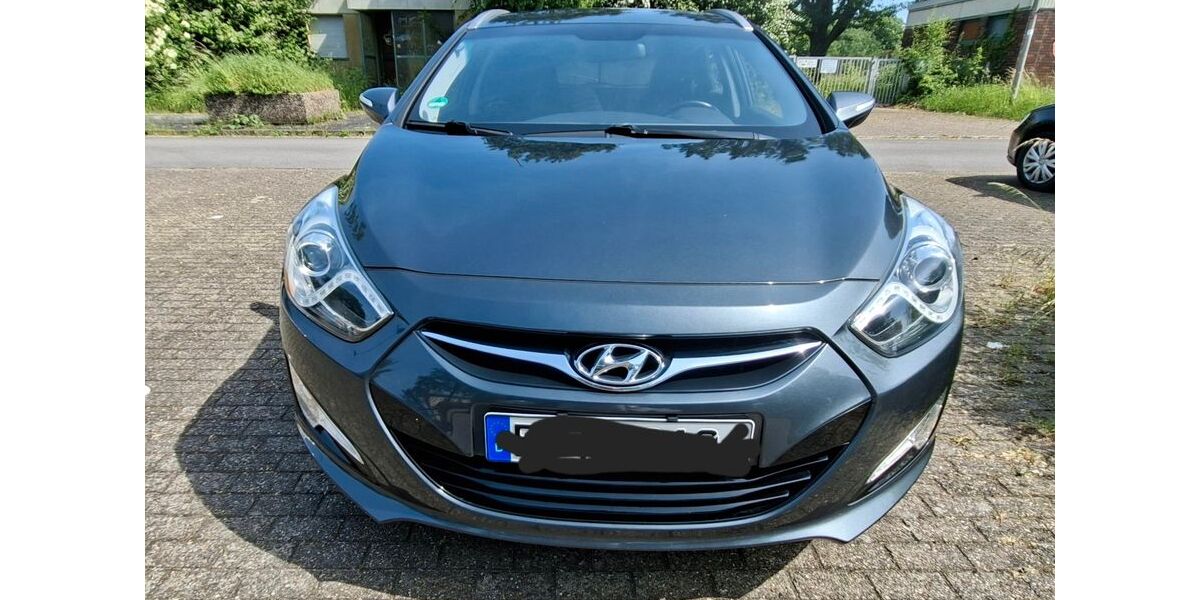 Hyundai i40 142.000 km 4.500 &euro; Essen 45357