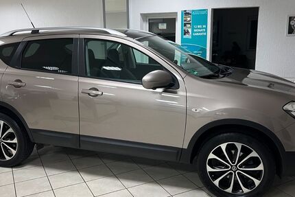 Nissan Qashqai 51.998 km 9.499 &euro; Voerde 46562