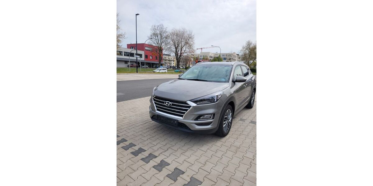Hyundai TUCSON 108.000 km 17.800 &euro; ESSEN 45307