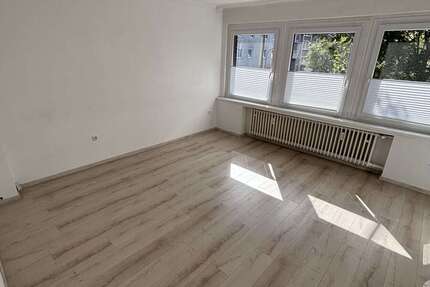 Wohnung Duisburg Untermeiderich - 3 Zimmer, 71 m&sup2;, 450&euro; | Angebot:27341140