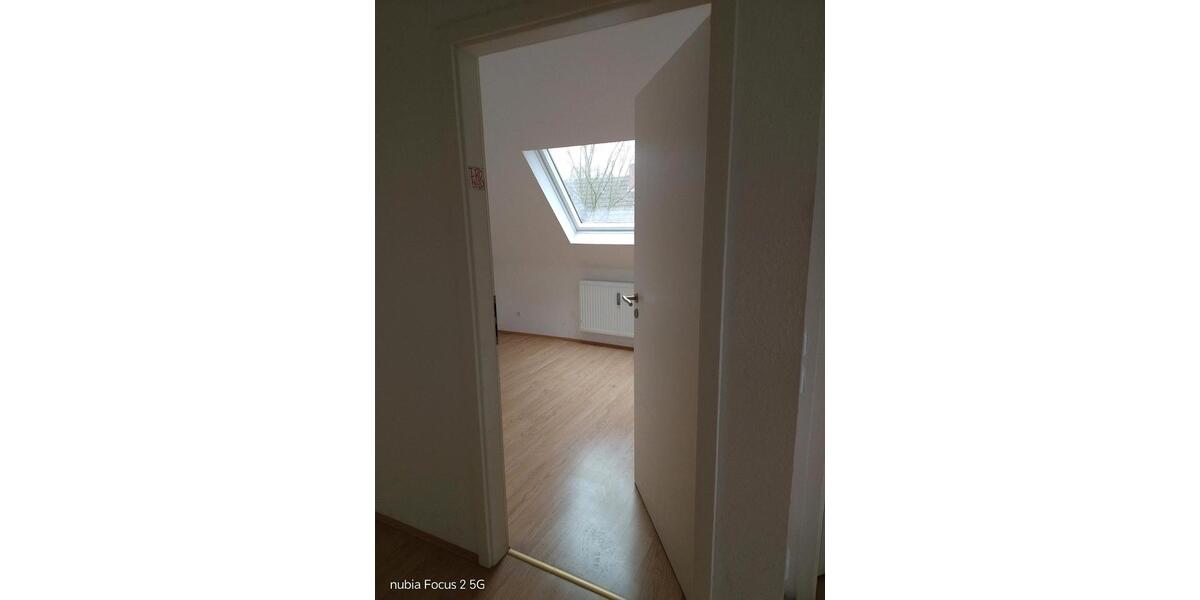 Dachgeschoßwohnung Dinslaken Hiesfeld - 2 Zimmer, 60 m&sup2;, 850&euro; | Angebot:25538873