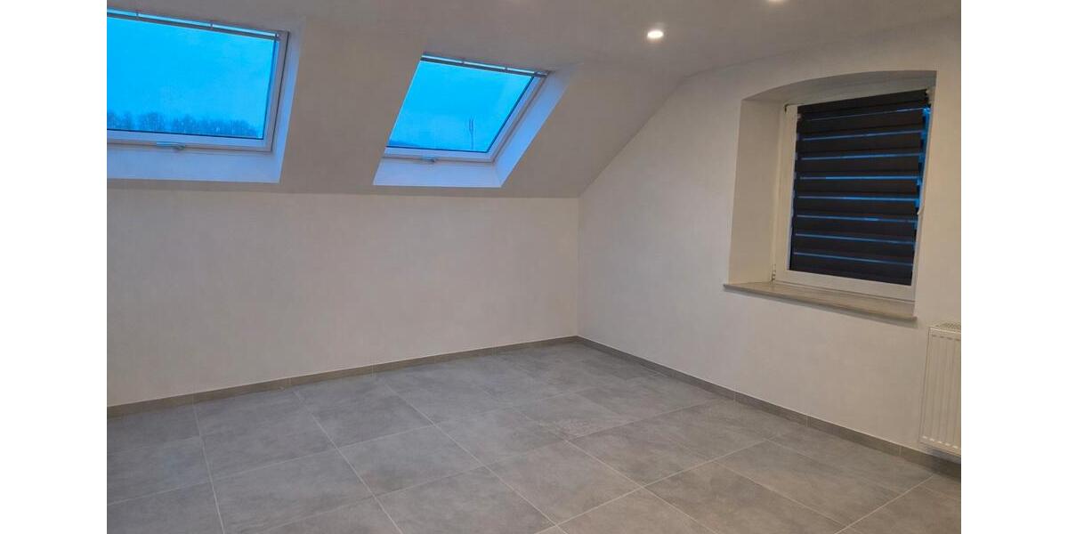 Dachgeschoßwohnung Essen Stadtbezirk VIII - 3 Zimmer, 85 m&sup2;, 950&euro; | Angebot:26638437