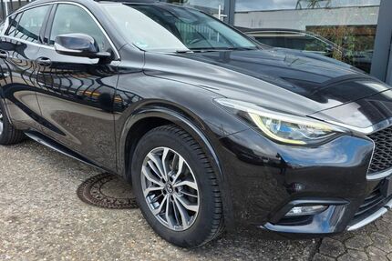 INFINITI Q30 183.544 km 8.990 &euro; Essen 45279