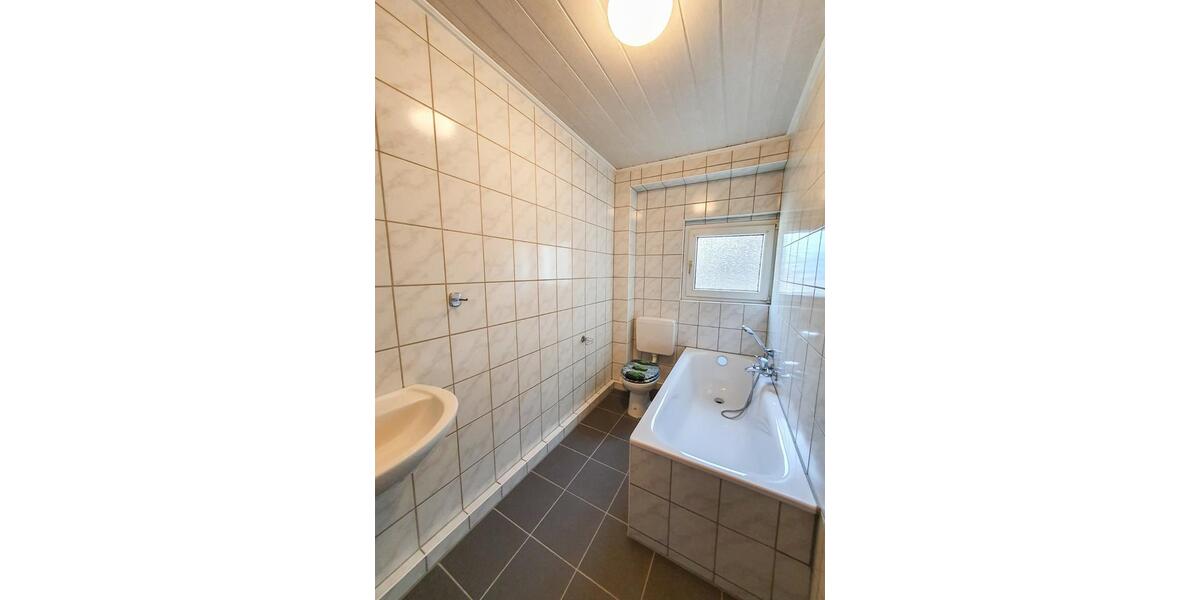 Etagenwohnung Oberhausen Alt-Oberhausen - 3.5 Zimmer, 70 m&sup2;, 490&euro; | Angebot:25918591