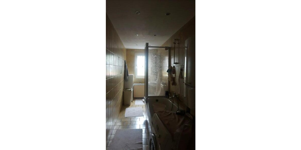 Etagenwohnung Duisburg Hamborn - 3 Zimmer, 98 m&sup2;, 98.000&euro; | Angebot:25858350