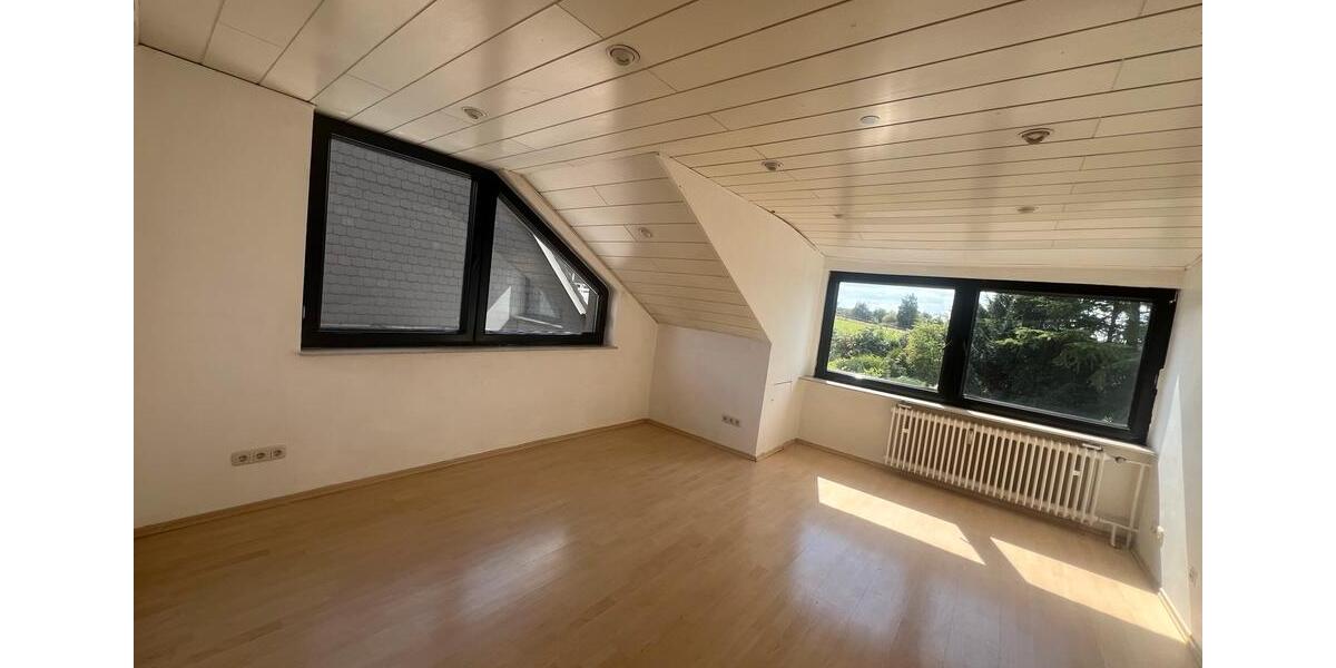 Dachgeschoßwohnung Heiligenhaus - 3 Zimmer, 106 m&sup2;, 900&euro; | Angebot:25867897
