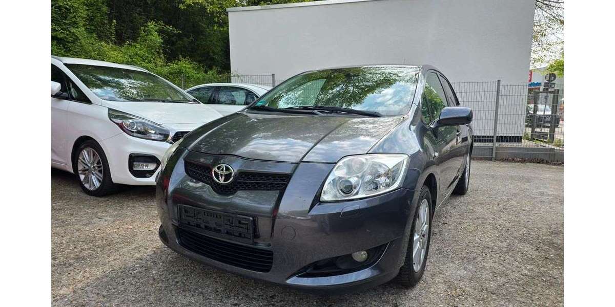 Toyota Auris 124.000 km 6.300 &euro; Essen 45144