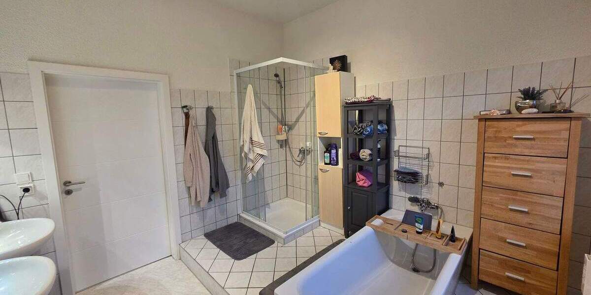 Doppelhaushälfte Velbert Mitte - 5 Zimmer, 145 m&sup2;, 560.000&euro; | Angebot:25897604