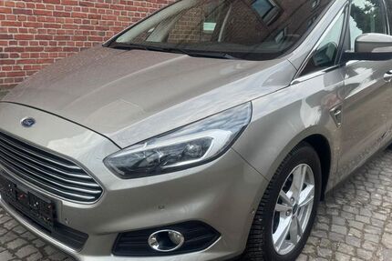 Ford S-Max 199.000 km 7.500 &euro; Recklinghausen 45657