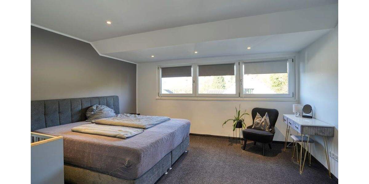 Doppelhaushälfte Bochum Stiepel - 7 Zimmer, 234 m&sup2;, 850.000&euro; | Angebot:25687051