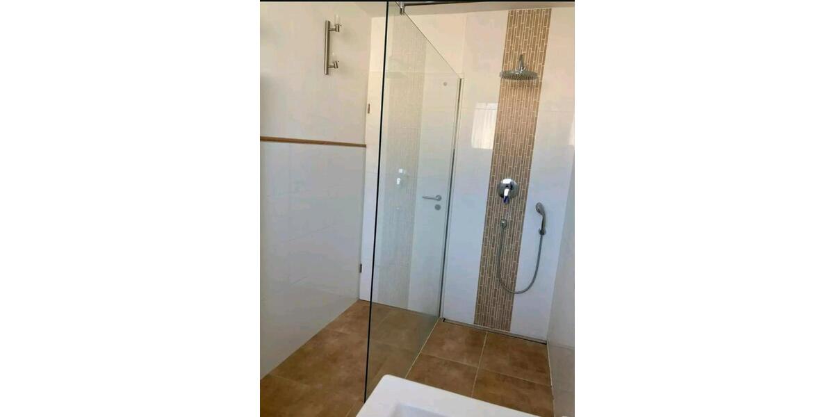 Dachgeschoßwohnung Duisburg Essenberg - 3.5 Zimmer, 83 m&sup2;, 900&euro; | Angebot:26702245