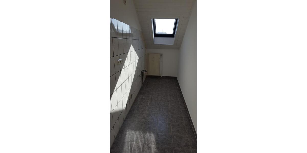 Dachgeschoßwohnung Duisburg Essenberg - 3 Zimmer, 450&euro; | Angebot:21343656