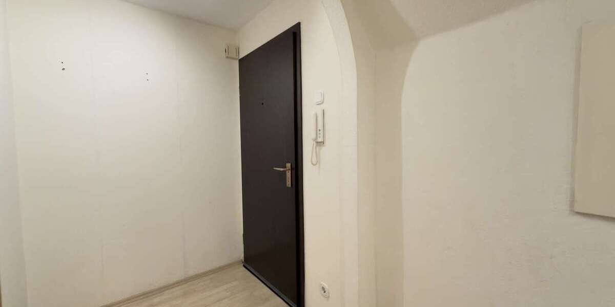 Gepflegte 3,5-Zimmer-Dachgeschosswohnung mit Einbauküche und Garage - Dachgeschoßwohnung Gelsenkirchen Gelsenkirchen-Mitte | Angebot:24740235